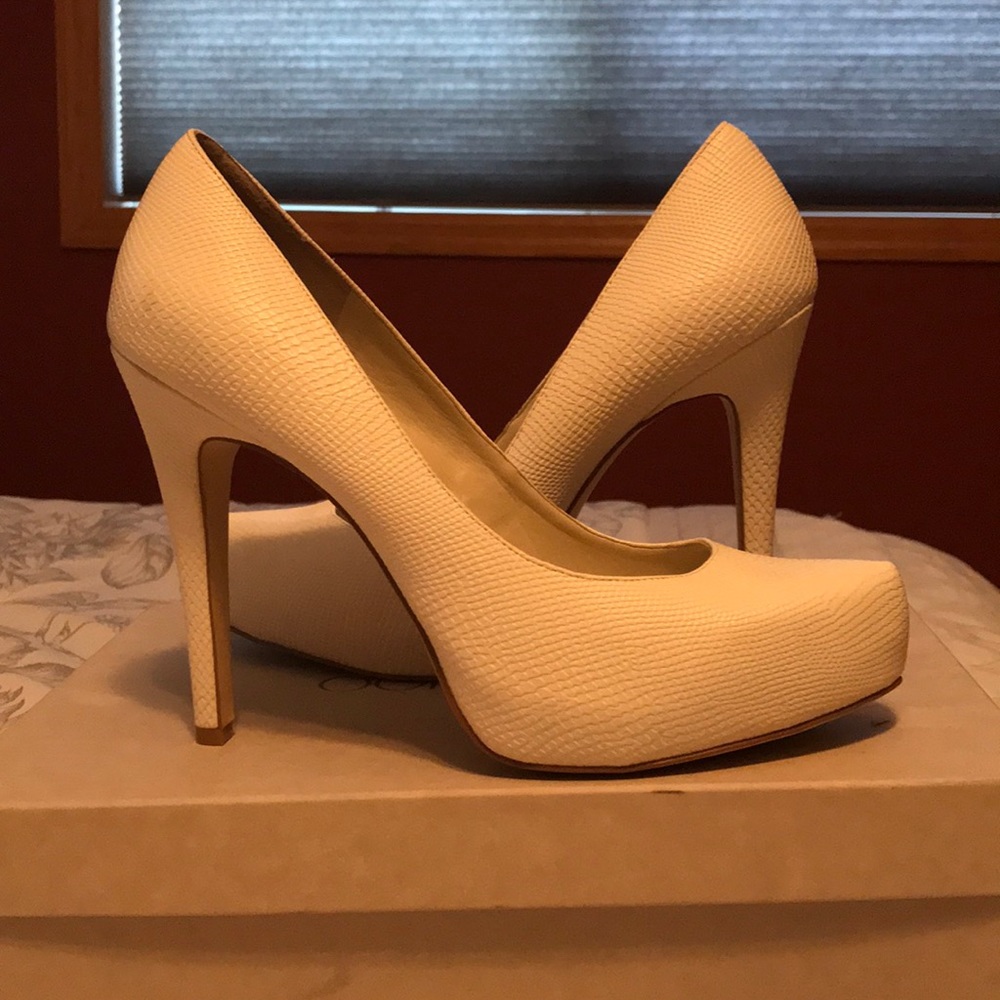 Bcbgeneration size 9 heels, rarely worn.
